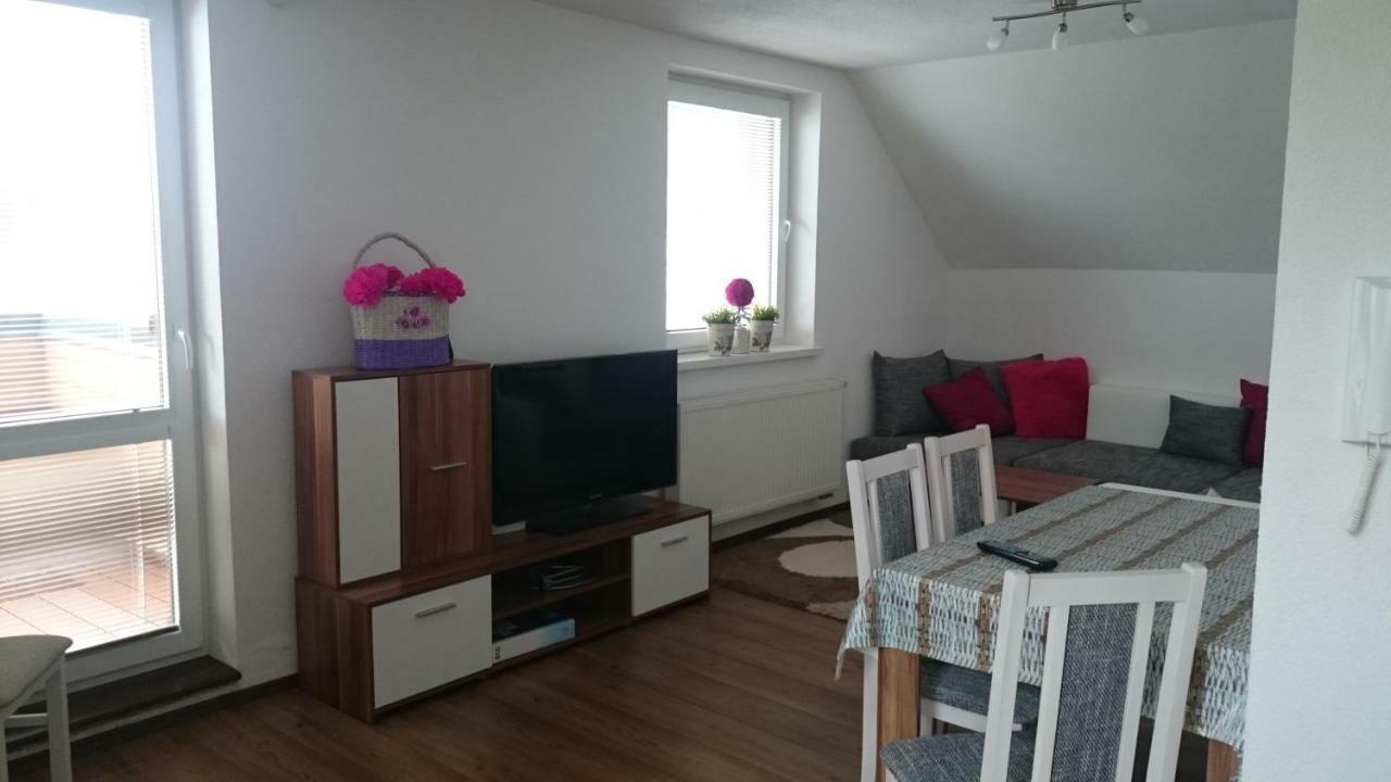 Apartman Lusy 韦尔卡鲁穆尼卡 外观 照片